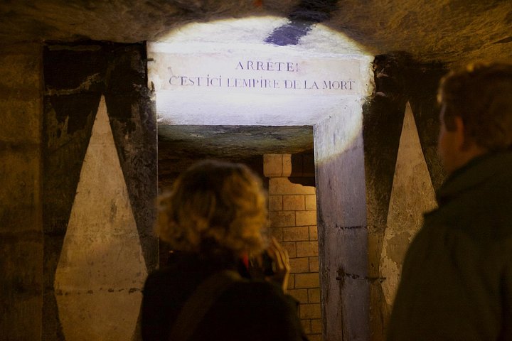 Visita guidata alle Catacombe di Parigi, esplorando tunnel ossari sotterranei e aree segrete, foto 7 | wizardtrip
