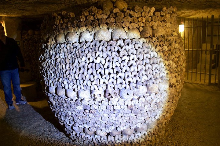 Visita guidata alle Catacombe di Parigi, esplorando tunnel ossari sotterranei e aree segrete, foto 23 | wizardtrip