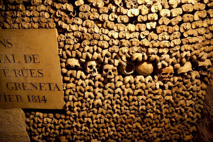 Visita guidata alle Catacombe di Parigi, esplorando tunnel ossari sotterranei e aree segrete, foto 25 | wizardtrip