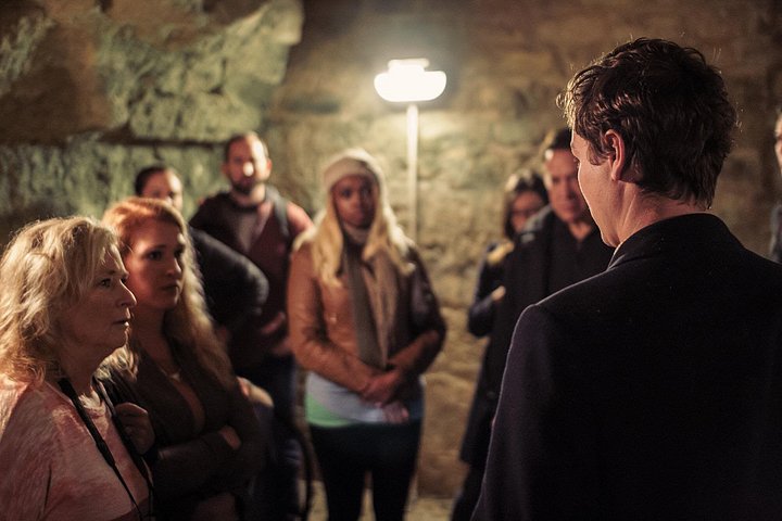 Visita guidata alle Catacombe di Parigi, esplorando tunnel ossari sotterranei e aree segrete, foto 30 | wizardtrip
