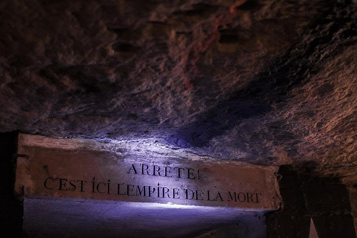 Visita guidata alle Catacombe di Parigi, esplorando tunnel ossari sotterranei e aree segrete, foto 32 | wizardtrip