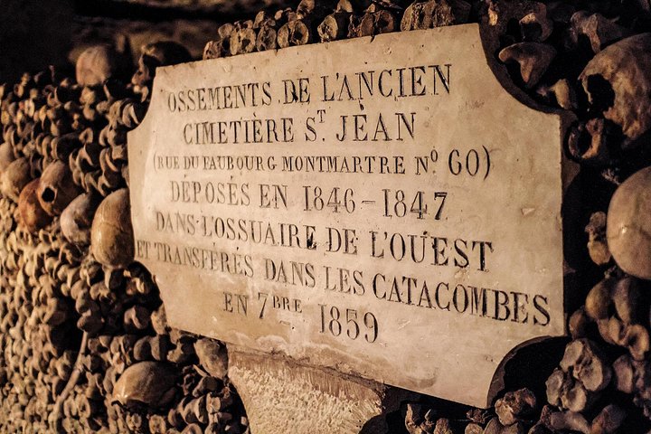 Visita guidata alle Catacombe di Parigi, esplorando tunnel ossari sotterranei e aree segrete, foto 39 | wizardtrip