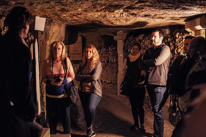 Visita guidata alle Catacombe di Parigi, esplorando tunnel ossari sotterranei e aree segrete, foto 47 | wizardtrip