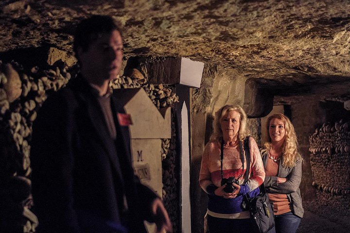 Visita guidata alle Catacombe di Parigi, esplorando tunnel ossari sotterranei e aree segrete, foto 50 | wizardtrip