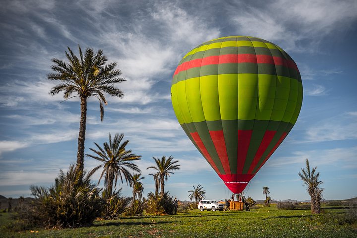 Volo in mongolfiera su Marrakech all'alba con vista sulle montagne dell'Atlante e colazione berbera, foto 21 | wizardtrip