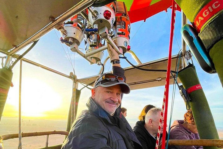 Volo in mongolfiera su Marrakech all'alba con vista sulle montagne dell'Atlante e colazione berbera, foto 25 | wizardtrip