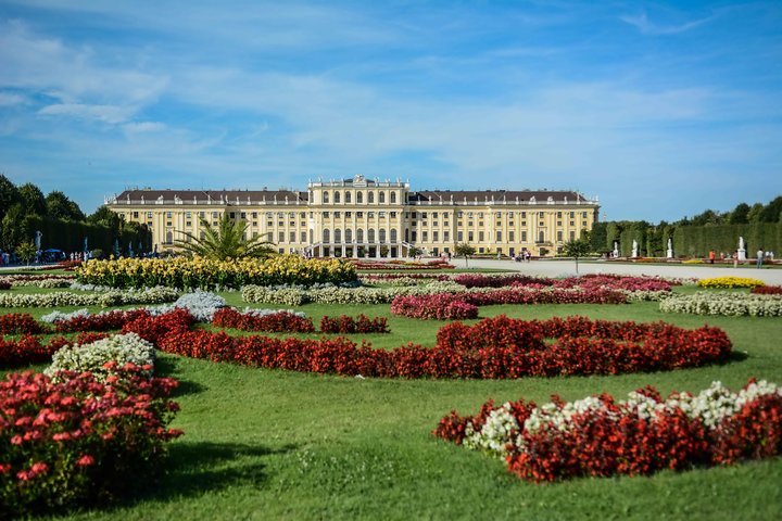Vienne : Palais de Schönbrunn et ses jardins, visite guidée avec accès coupe-file | wizardtrip