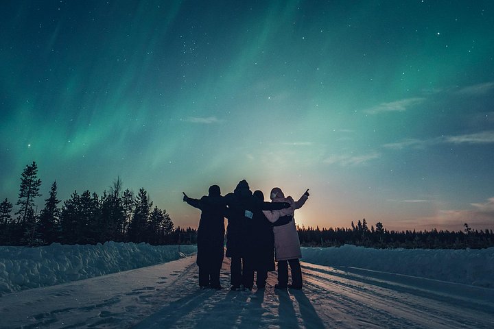 Tour fotografico di gruppo ridotto dell'aurora boreale a Rovaniemi, Finlandia, con guide esperte, foto 14 | wizardtrip
