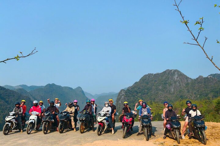 Circuit panoramique en moto à travers les montagnes majestueuses et les villages culturels de Ha Giang, Vietnam, photo 29 | wizardtrip