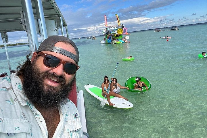 Crucero en barco a Crab Island, puerto de Destin, con actividades acuáticas y comodidades a bordo, foto 7 | wizardtrip