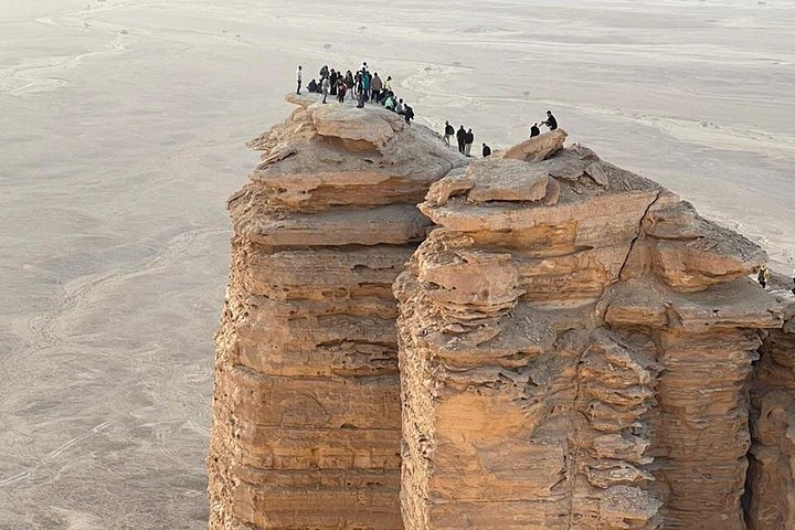 Explorez les superbes paysages naturels et les grottes uniques de Riyad lors d'une visite d'aventure, photo 17 | wizardtrip
