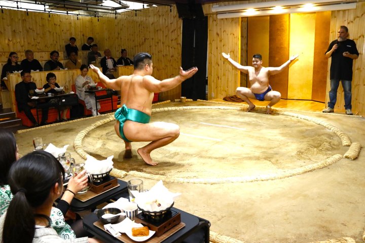 Spectacle de Sumo à Tokyo avec Chankonabe et Geisha | wizardtrip