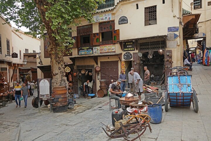 Privat guidet spasertur i Fez Medina, Marokko, som utforsker historiske steder og livlige markeder, foto 6 | wizardtrip