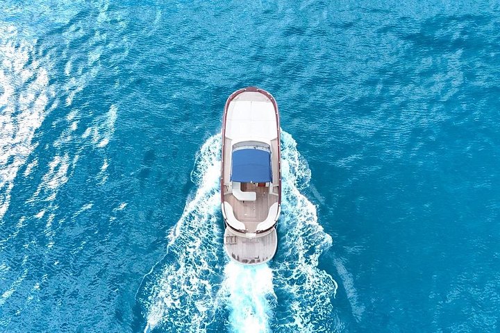 Tour in barca sulla Costiera Amalfitana da Sorrento, visita Positano e Amalfi, foto 10 | wizardtrip