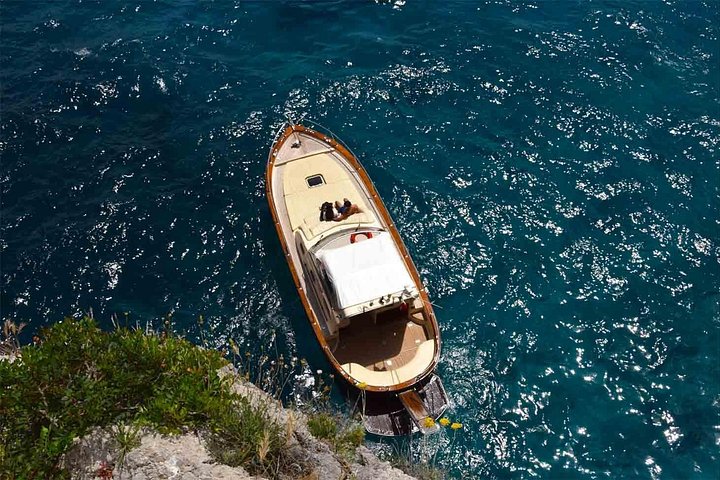 Tour in barca sulla Costiera Amalfitana da Sorrento, visita Positano e Amalfi, foto 13 | wizardtrip