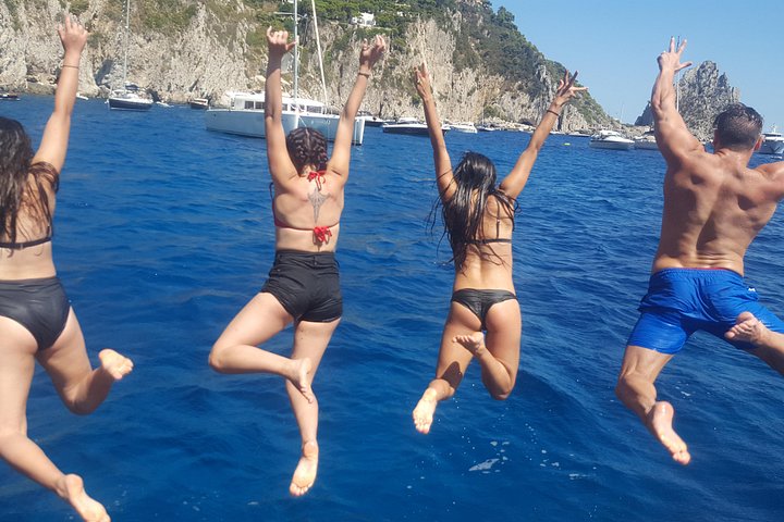 Tour in barca sulla Costiera Amalfitana da Sorrento, visita Positano e Amalfi, foto 16 | wizardtrip