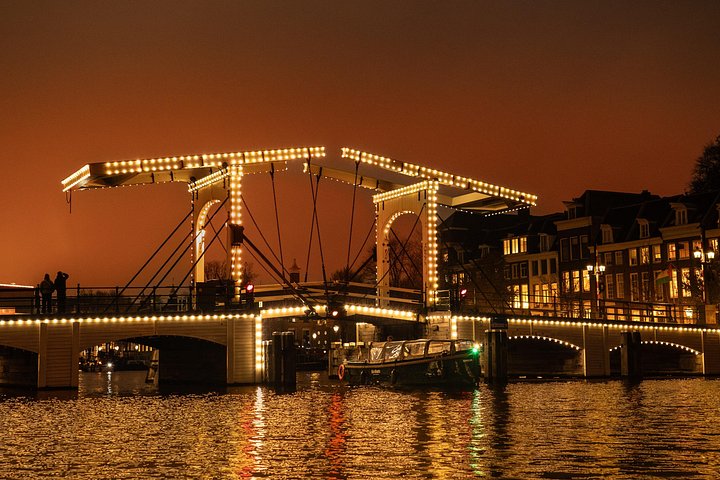 Njut av en naturskön kanalkryssning i Amsterdam ombord på en modern eldrivna båt, förbi historiska landmärken, foto 12 | wizardtrip