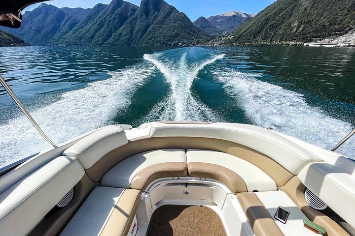 Tour privato in barca sul Lago di Como, Italia, con ville, borghi e acque panoramiche, foto 7 | wizardtrip