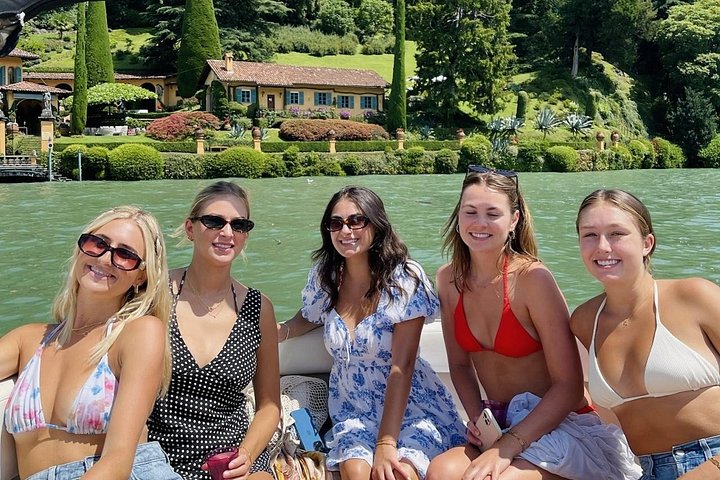 Tour privato in barca sul Lago di Como, Italia, con ville, borghi e acque panoramiche, foto 9 | wizardtrip