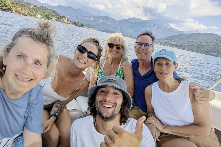 Tour privato in barca sul Lago di Como, Italia, con ville, borghi e acque panoramiche, foto 24 | wizardtrip