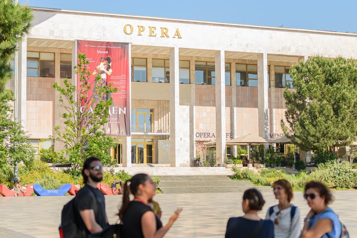 Visite Guidée de Tirana : Histoire, Culture & Joyaux Locaux | wizardtrip
