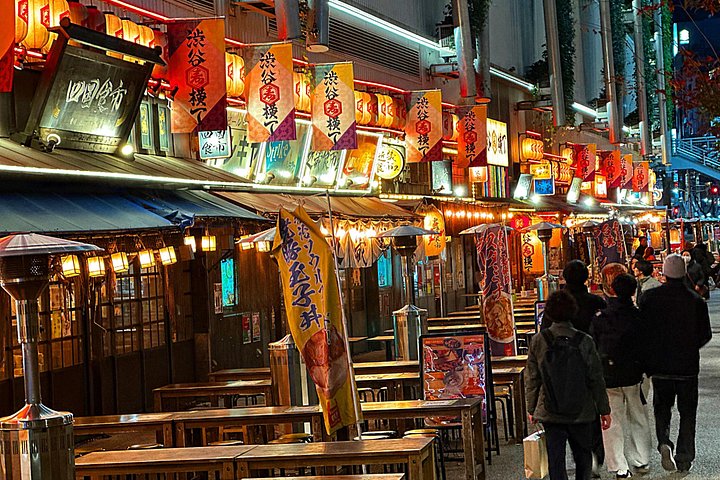En guidet mattur gjennom Tokyos livlige Shibuya-distrikt, med smaksprøver av lokale delikatesser, foto 12 | wizardtrip