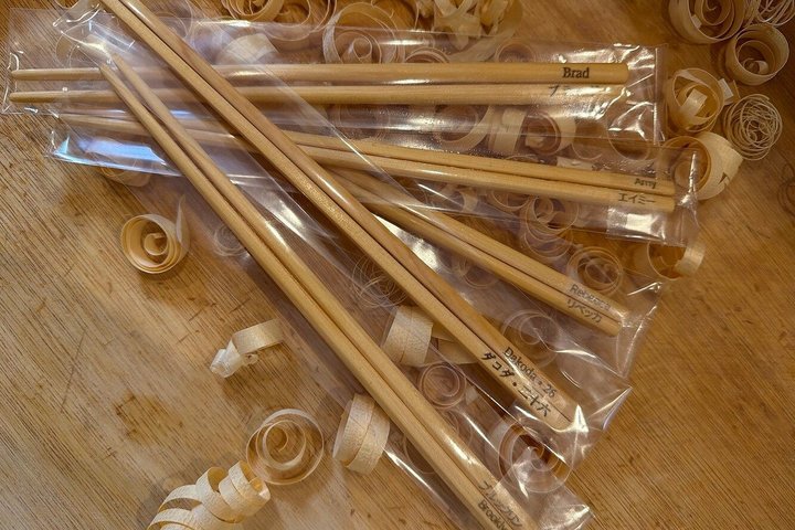 Atelier de fabrication de baguettes à Tokyo, Japon, avec des outils traditionnels, photo 11 | wizardtrip