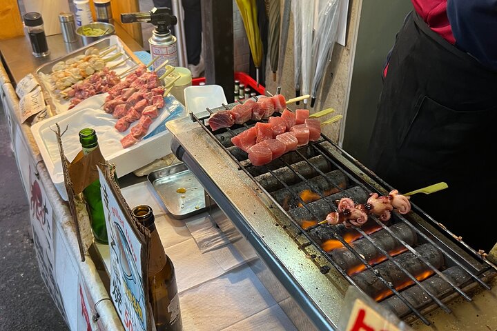 Um tour gastronômico e a pé guiado pelo famoso Mercado de Peixe de Tsukiji, em Tóquio, foto 15 | wizardtrip