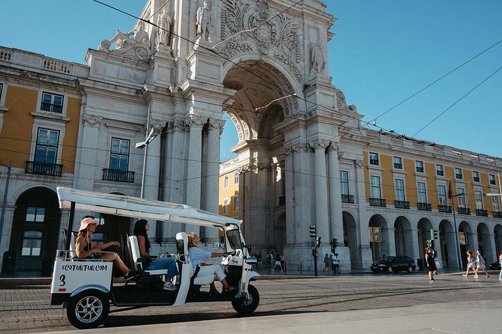 Privat øko-tuk-tuk-tur som utforsker Lisboas historiske gater og naturskjønne utsiktspunkter, foto 7 | wizardtrip