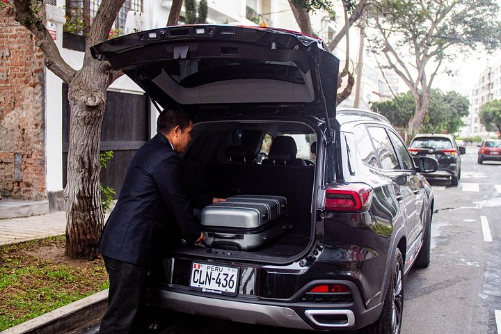 Privat transfer service i Lima, Peru, med personligt skilt og komfortabelt køretøj, foto 12 | wizardtrip