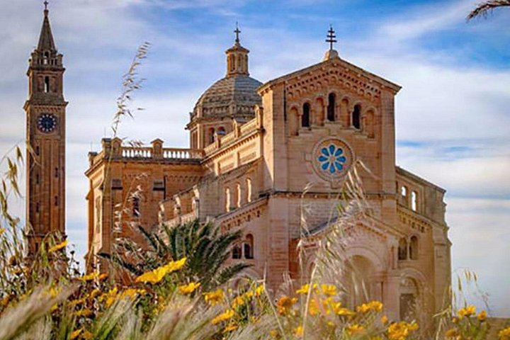 Découvrez une excursion palpitante en buggy à Gozo, Malte, avec des arrêts dans des sites historiques et le lagon bleu, photo 6 | wizardtrip