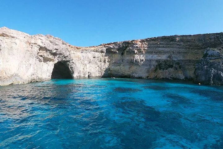 Découvrez une excursion palpitante en buggy à Gozo, Malte, avec des arrêts dans des sites historiques et le lagon bleu, photo 11 | wizardtrip