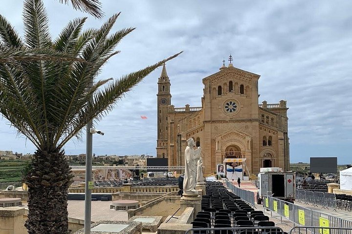 Découvrez une excursion palpitante en buggy à Gozo, Malte, avec des arrêts dans des sites historiques et le lagon bleu, photo 12 | wizardtrip