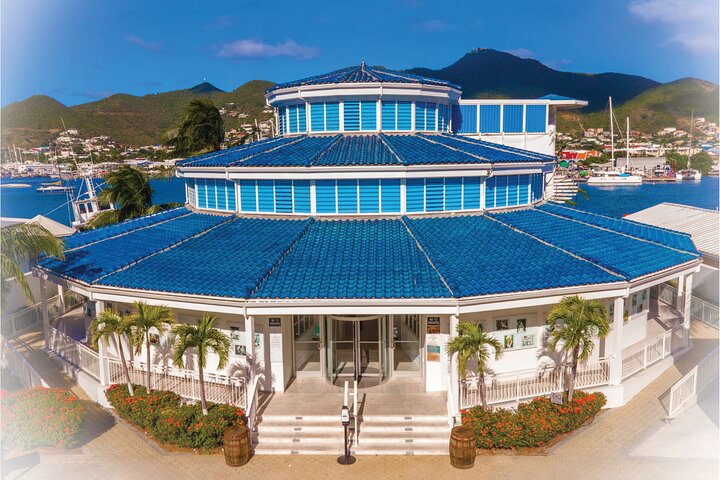 Visite de la distillerie Topper's Rhum à St Maarten | wizardtrip