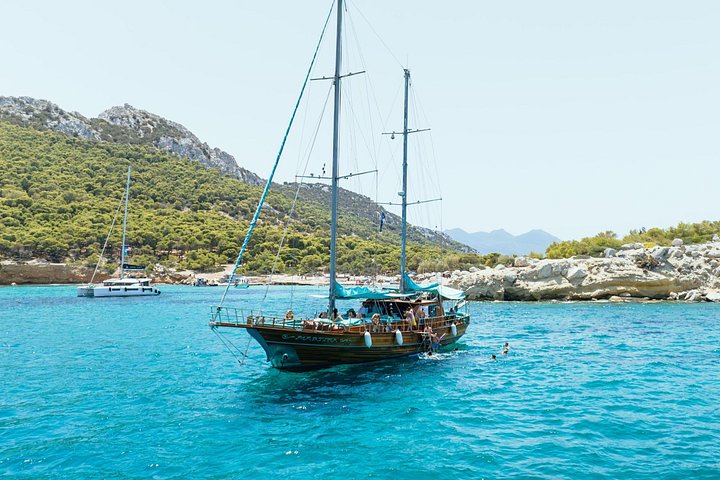 Cruzeiro de iate de luxo em Atenas visitando as ilhas de Agistri, Moni e Egina com natação e almoço, foto 11 | wizardtrip