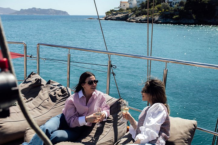 Cruzeiro de iate de luxo em Atenas visitando as ilhas de Agistri, Moni e Egina com natação e almoço, foto 28 | wizardtrip