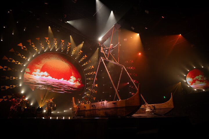 Show Cirque du Soleil 'Auana em Honolulu, Havaí, apresentando cultura havaiana e acrobacias, foto 6 | wizardtrip