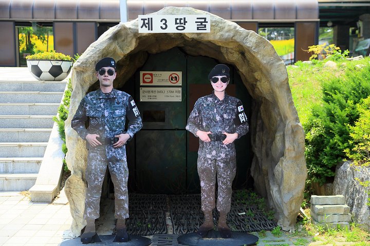 Tour privato della DMZ coreana, inclusi il Terzo Tunnel, l'Osservatorio di Dora e un incontro con un disertore, foto 11 | wizardtrip