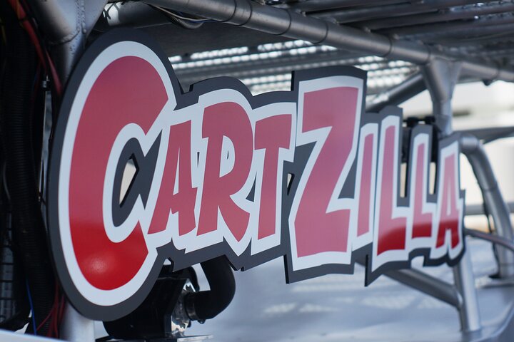 Ride a giant motorized shopping cart limo down the Las Vegas Strip, passing famous landmarks, photo 8 | wizardtrip
