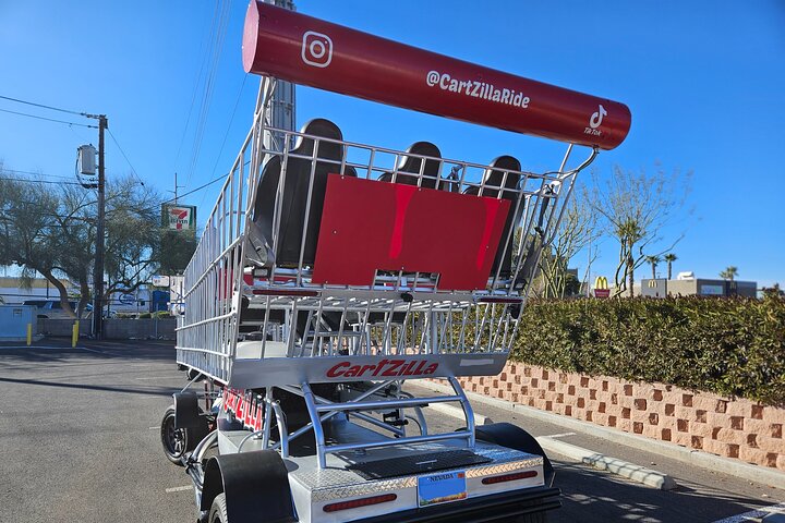 Ride a giant motorized shopping cart limo down the Las Vegas Strip, passing famous landmarks, photo 11 | wizardtrip