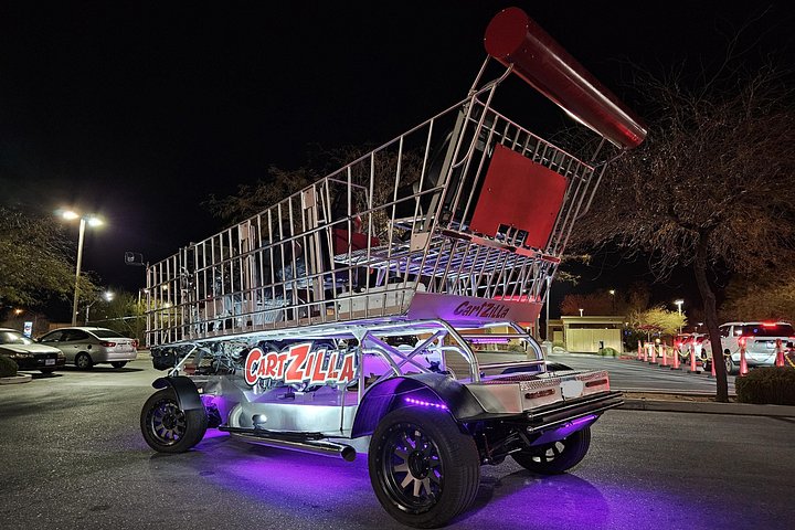 Ride a giant motorized shopping cart limo down the Las Vegas Strip, passing famous landmarks, photo 12 | wizardtrip