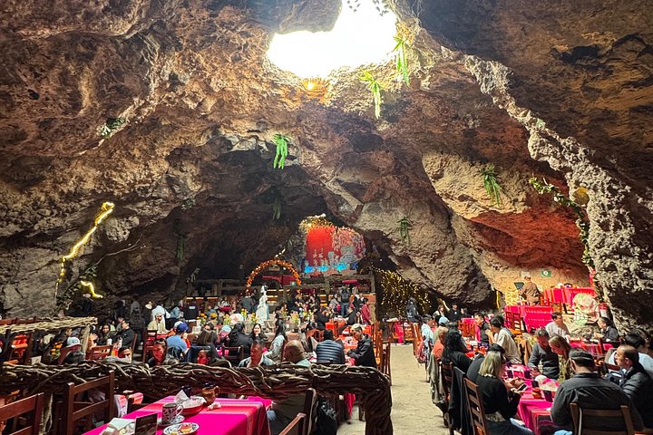 Visite de Teotihuacan avec petit-déjeuner dans une grotte, transport et guide | wizardtrip