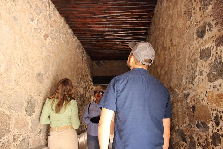 テオティワカンの古代ピラミッドを探索し、ユニークな洞窟での朝食を楽しみ、メキシコシティからのガイド付きツアーで文化ワークショップに参加しましょう、写真38 | wizardtrip