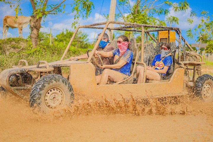 Buggytur i Punta Cana som besøker Macao-stranden, en naturlig grotte og en lokal gård, foto 12 | wizardtrip
