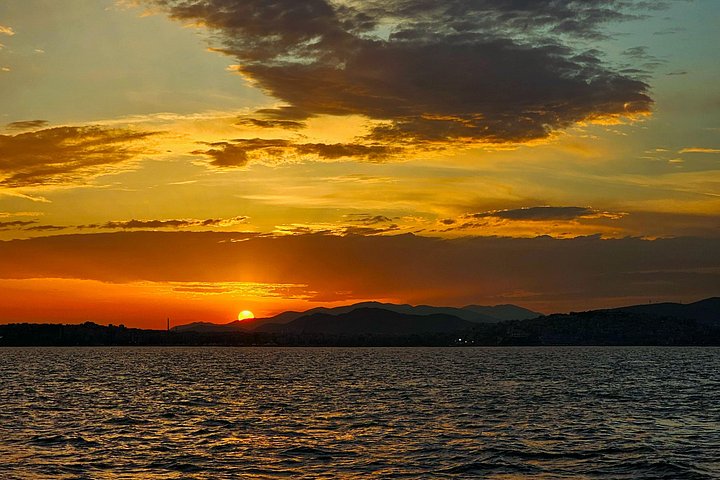 Katamarantur langs den athenske rivieraen, med bading, bespisning og naturskjønn utsikt, foto 17 | wizardtrip