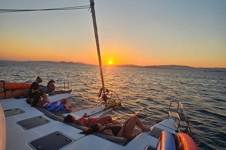 Katamarantur langs den athenske rivieraen, med bading, bespisning og naturskjønn utsikt, foto 18 | wizardtrip