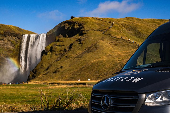 Scenic views of Iceland's South Coast waterfalls, black sand beaches, and glaciers, photo 7 | wizardtrip
