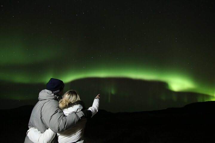 Nordlystur i lille gruppe i Reykjavik, Island, med varm chokolade og professionelle fotos, foto 7 | wizardtrip