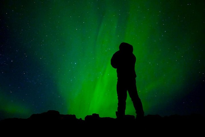 Nordlystur i lille gruppe i Reykjavik, Island, med varm chokolade og professionelle fotos, foto 12 | wizardtrip