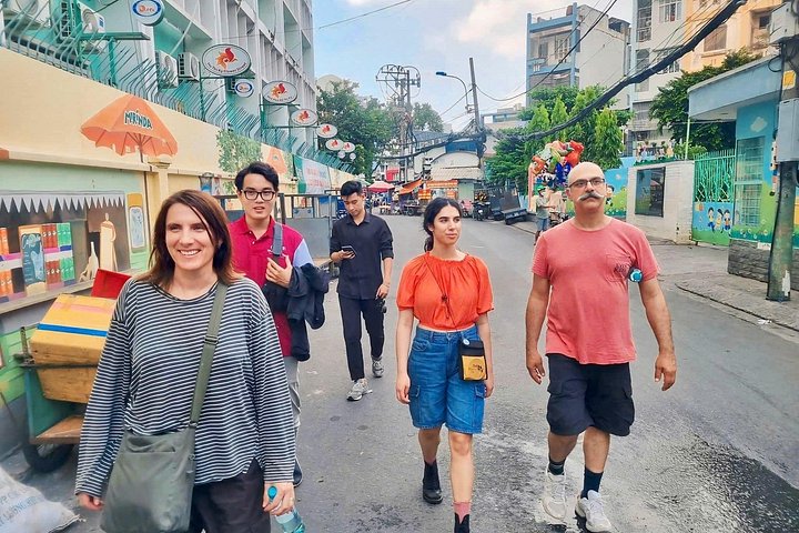 Oplev autentisk Saigon street food og udforsk skjulte gyder på en motorcykeltur, foto 17 | wizardtrip